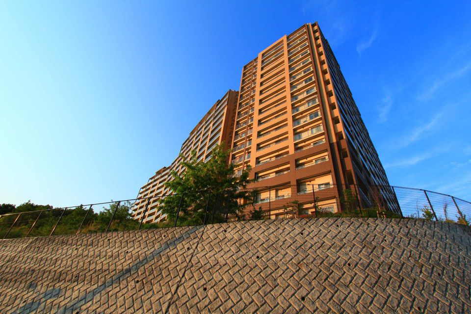 車庫シャッターを長持ちさせるための安全な管理と業者選びの極意