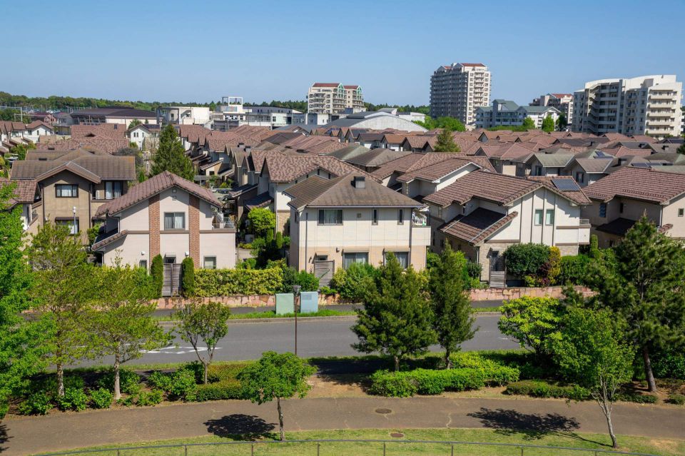 車庫シャッターの安全と快適を守るための修理選びとメンテナンスの極意